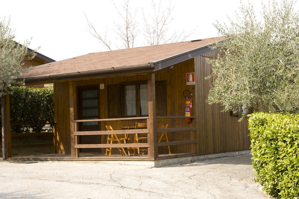 Lodge Holidays - Glamping San Marino Ngoại thất bức ảnh